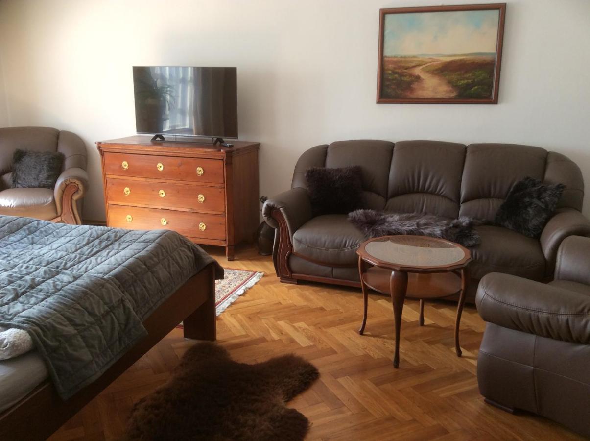 Apartments Dlouha 93 Cesky Krumlov Luaran gambar