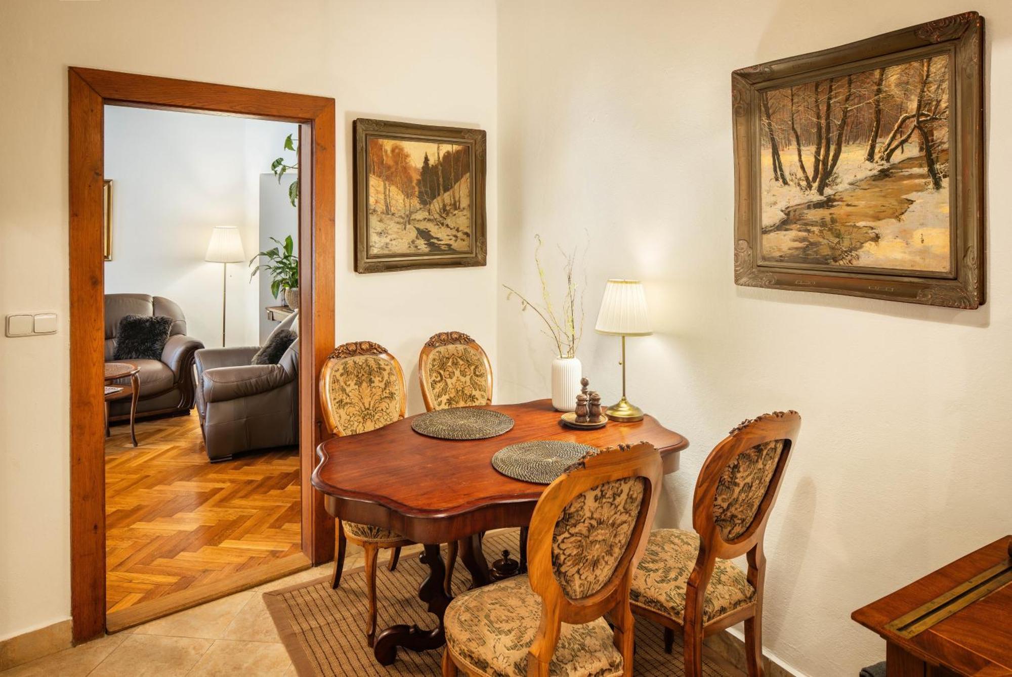 Apartments Dlouha 93 Cesky Krumlov Luaran gambar